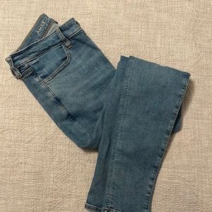 American Eagle women’s jeans size 6 long